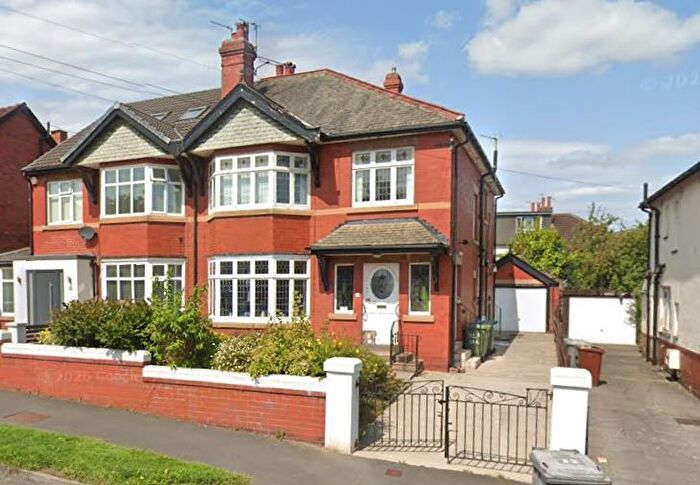 2 Bedroom Apartment To Rent In St Annes Road, Leeds, LS6
