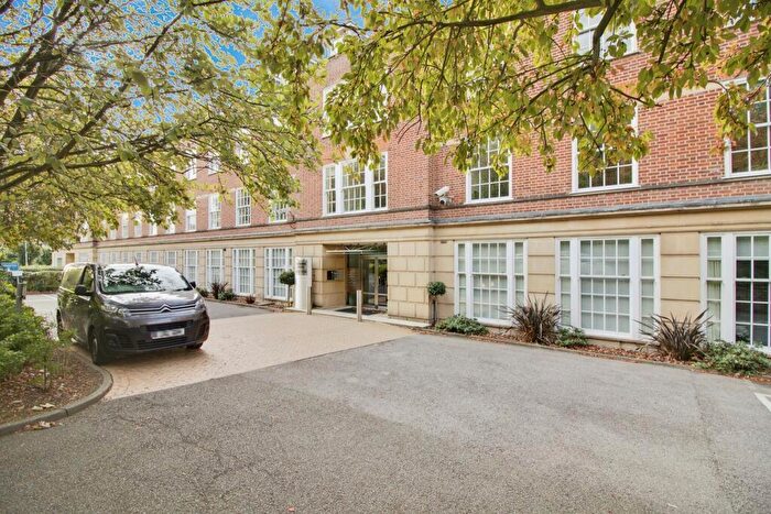 1 Bedroom Flat For Sale In Bridge Road, Welwyn Garden City, AL8