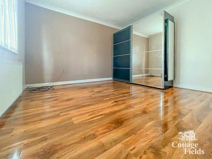 4 Bedroom End Of Terrace House To Rent In Swan Way, Enfield, EN3