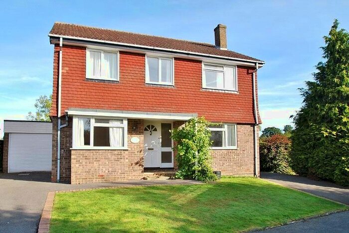 4 Bedroom Detached House To Rent In Chessfield Park, Amersham, Buckinghamshire, HP6