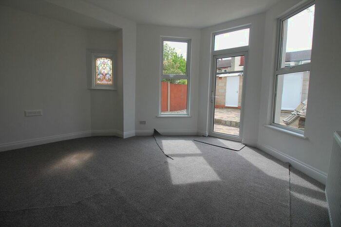 Studio To Rent In Sylvan Avenue, London, N22