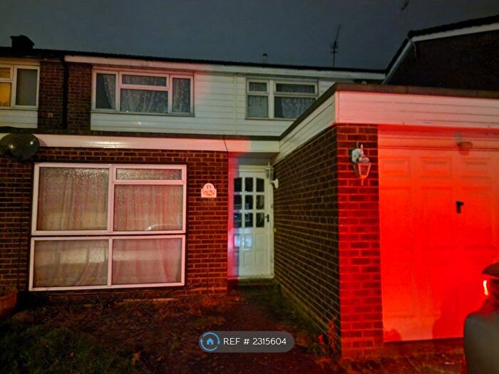 3 Bedroom Semi-Detached House To Rent In Redgrave Gardens, Luton, LU3