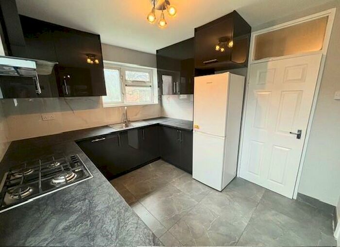 3 Bedroom Flat To Rent In Croft Lodge, IG8