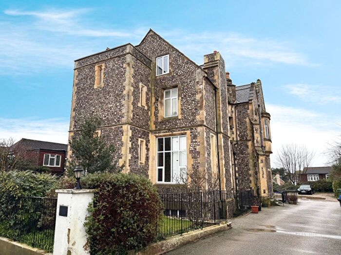 1 Bedroom Flat To Rent In The Close, Shoreham-By-Sea, BN43