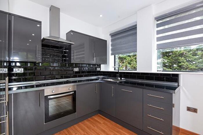 2 Bedroom Flat To Rent In Southfield Road, Witney, OX29