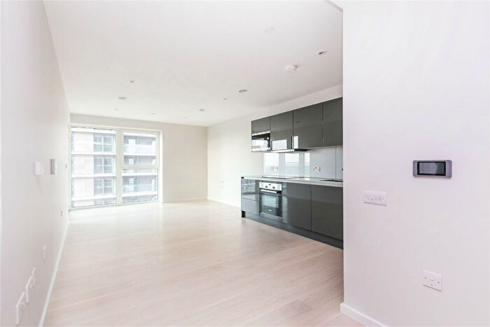 1 Bedroom Flat To Rent In Glasshouse Gardens, London, E20