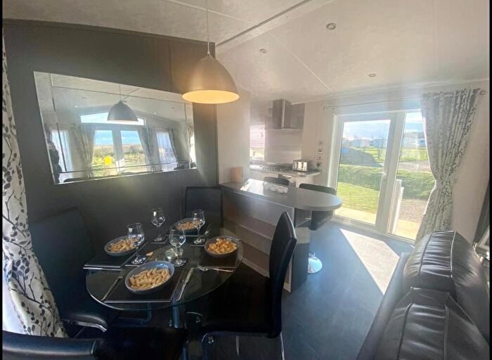 2 Bedroom Park Home For Sale In Pentire Coastal Holiday Park, EX23