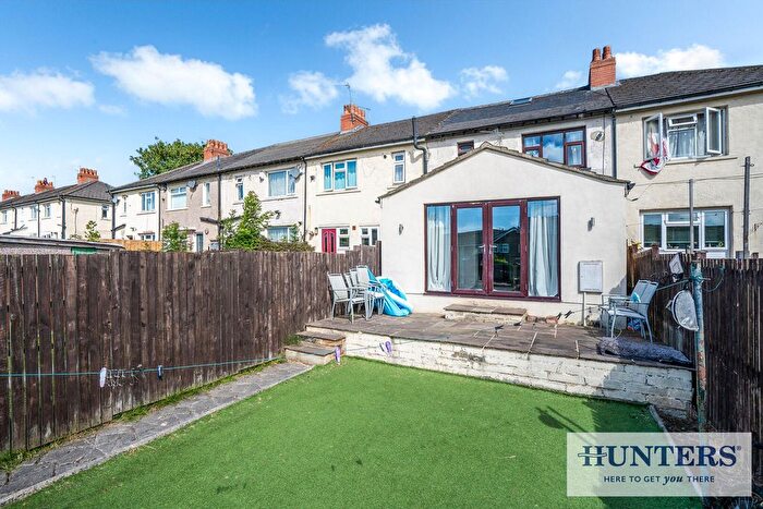 3 Bedroom Terraced House For Sale In Westfield Avenue, Yeadon, Leeds, LS19