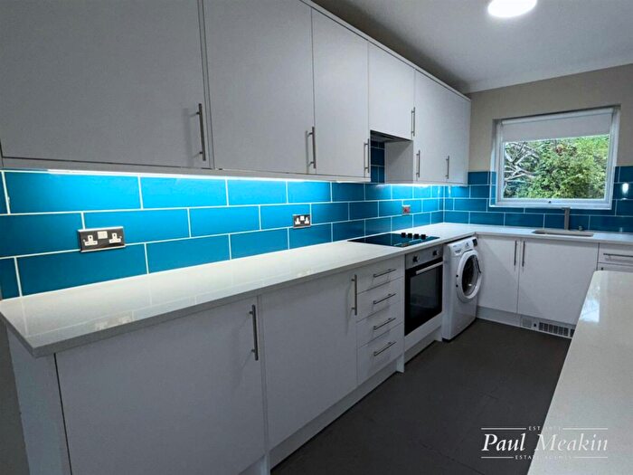 2 Bedroom Flat To Rent In Theresas Walk, South Croydon, CR2