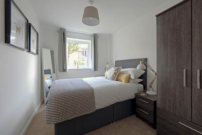 2 Bedroom Flat To Rent In Luxor Street, London, SE5