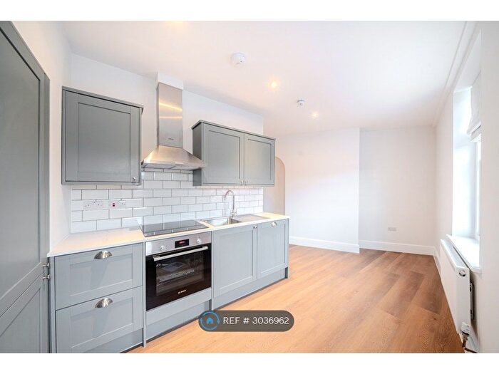 1 Bedroom Flat To Rent In Stallard St, Trowbridge, BA14