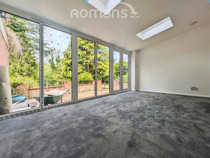 Studio To Rent In Carrington Road, HP12