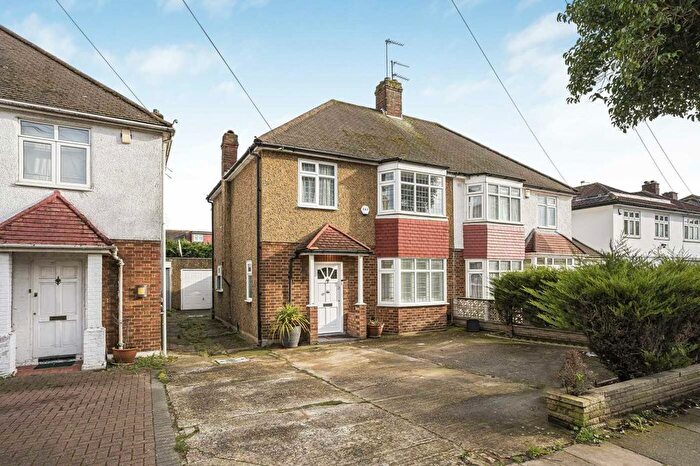 3 Bedroom Semi Detached House For Sale In Gloucester Gardens, Cockfosters, EN4