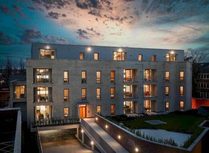 2 Bedroom Flat To Rent In Ormeau Road, Belfast, BT7