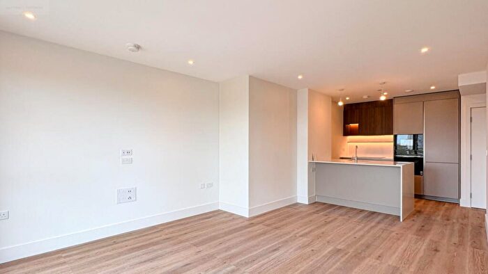 1 Bedroom Flat To Rent In Bow View Apartments, Bow Green, E3