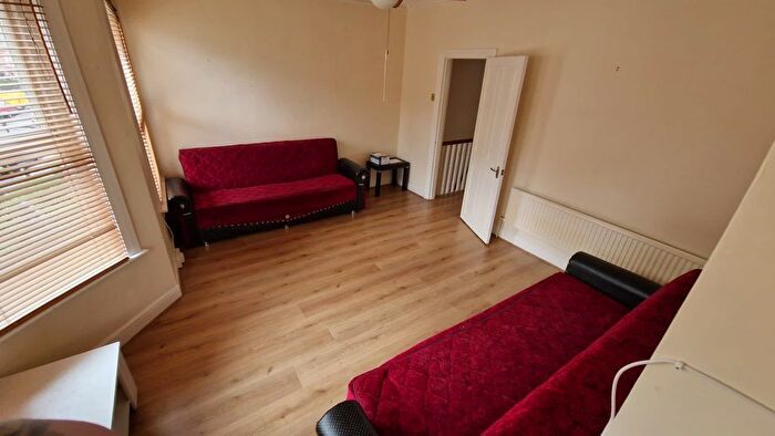 1 Bedroom Flat To Rent In Cornwallis Road, London, E17