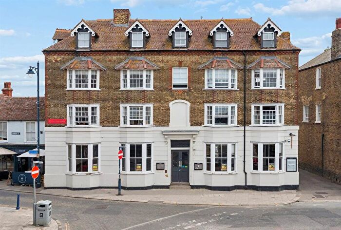 1 Bedroom Apartment For Sale In High Street, Whitstable, CT5