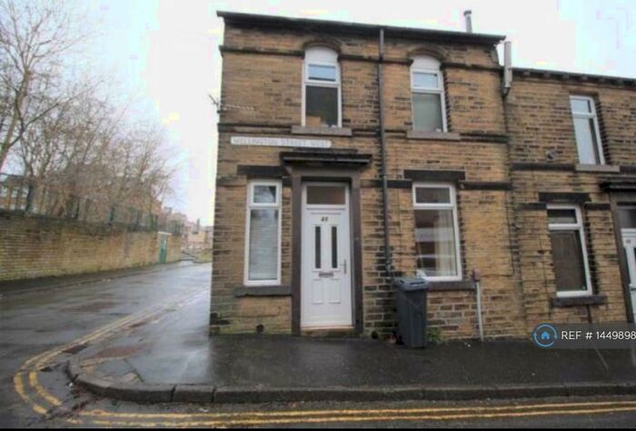 1 Bedroom End Of Terrace House To Rent In Wellington Street West, Halifax, HX1