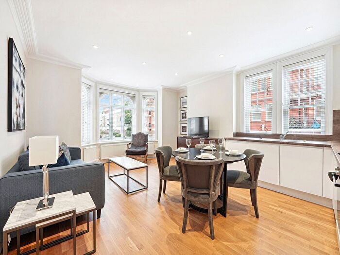 2 Bedroom Flat To Rent In Hamlet Gardens, King Street, W6