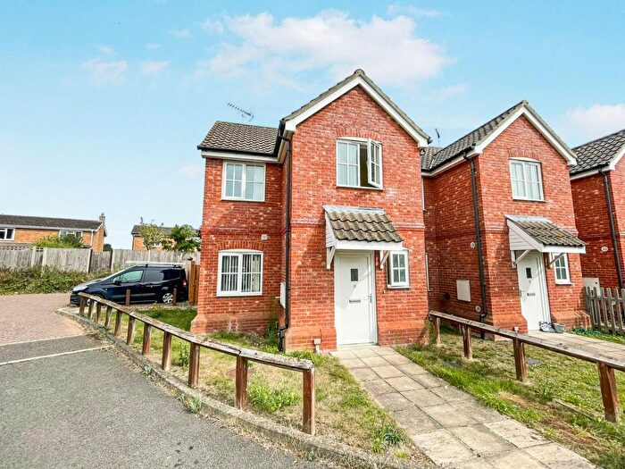 2 Bedroom End Of Terrace House For Sale In Old School Close, Feltwell, IP26