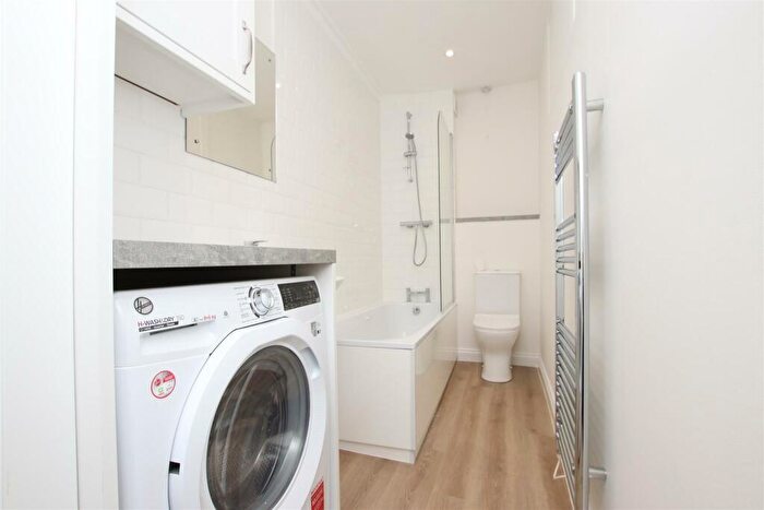 1 Bedroom Flat To Rent In Widcombe Crescent, Bath, BA2
