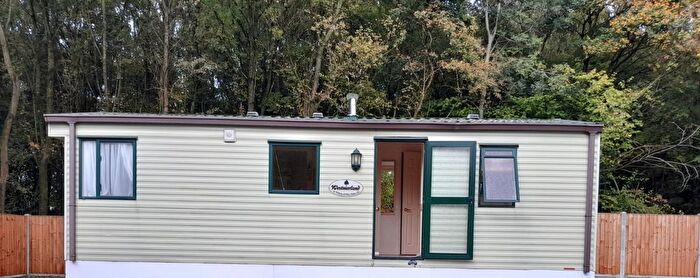 2 Bedroom Mobile/park Home To Rent In Coopers End, Bishop's Stortford, CM22