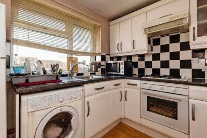 2 Bedroom Maisonette To Rent In Staindale Court, Nottingham, NG8