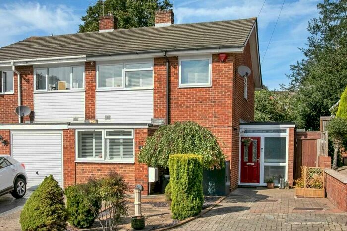 3 Bedroom Semi-Detached House To Rent In Ellen Close, Bromley, BR1