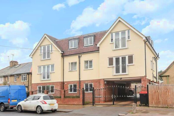 1 Bedroom Apartment To Rent In Mays Lane, Barnet, EN5