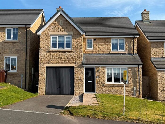 4 Bedroom Detached House For Sale In College Drive, Buxton, SK17