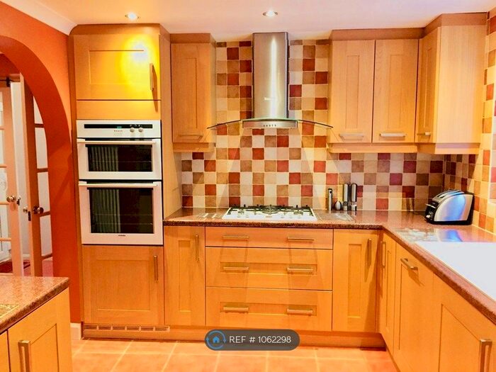 3 Bedroom Semi-Detached House To Rent In All Saints Crescent, Farnborough, GU14