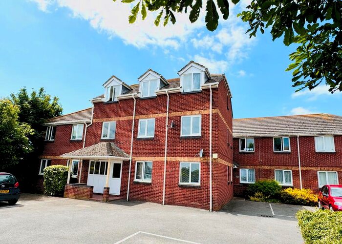 1 Bedroom Flat To Rent In Swallow Court, Weymouth, DT4