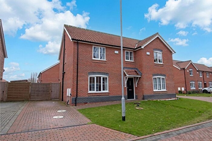 3 Bedroom Semi-Detached House For Sale In Appledore Crescent, Scunthorpe, DN17