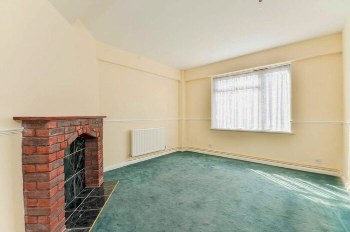 1 Bedroom Flat To Rent In Lynton Road, Bermondsey, London, SE1