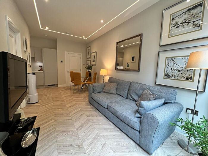 1 Bedroom Flat To Rent In Somerford Road, Christchurch, BH23