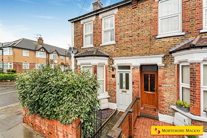 4 Bedroom End Of Terrace House For Sale In Seaford Road, Enfield, EN1