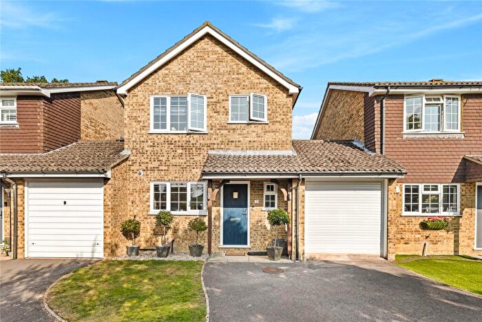 3 Bedroom Link Detached House For Sale In Elder Road, Bisley, Woking, Surrey, GU24