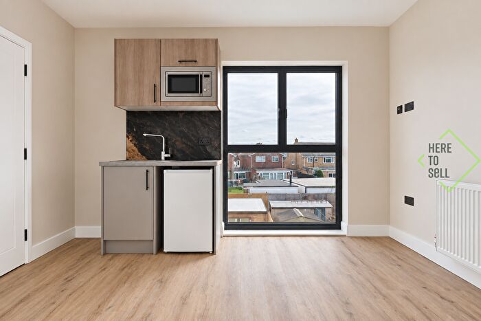 Studio To Rent In High Road, North Weald, Epping, CM16
