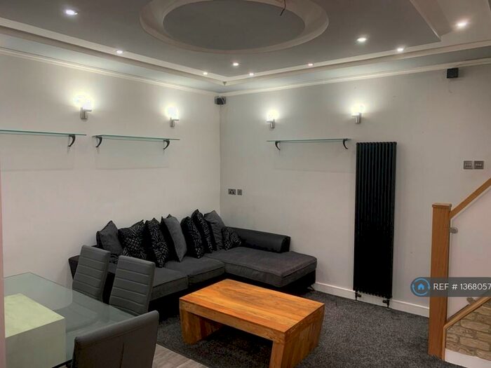 4 Bedroom End Of Terrace House To Rent In Rand Street, Bradford, BD7