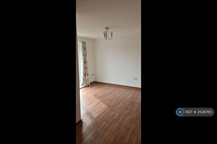 2 Bedroom Flat To Rent In Freeman Court, Southend-On-Sea, SS1