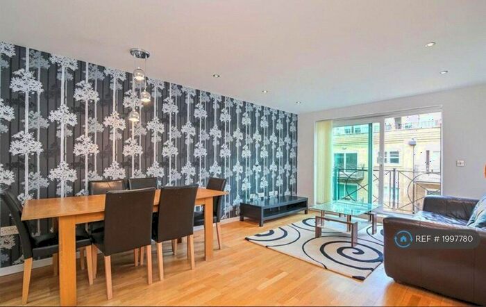 2 Bedroom Flat To Rent In Western Gateway, London, E16
