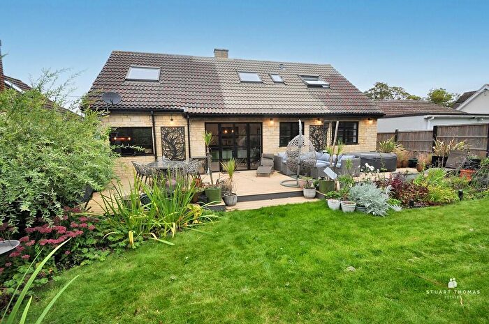 5 Bedroom Detached House For Sale In Thundersley Park Road, Thundersley, SS7