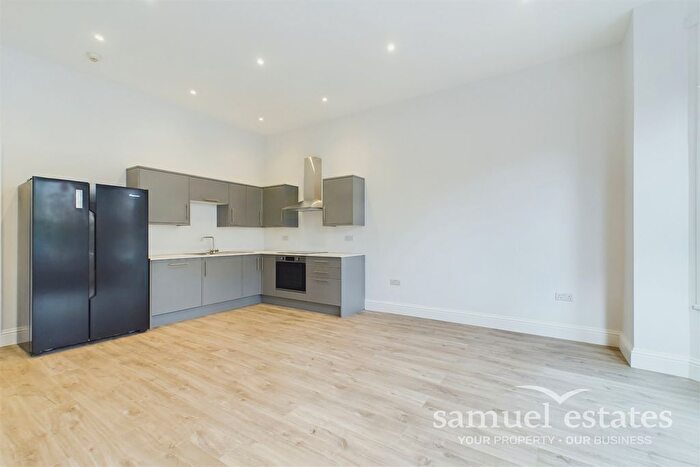 2 Bedroom Flat To Rent In Birdhurst Road, South Croydon, CR2