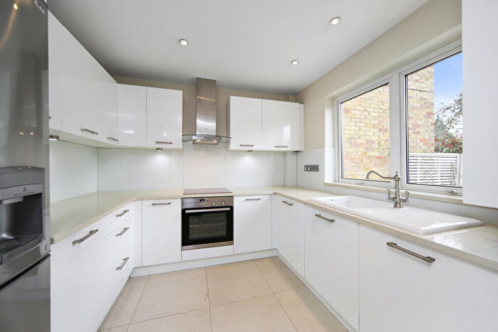 3 Bedroom House To Rent In Pine Grove, Weybridge, KT13