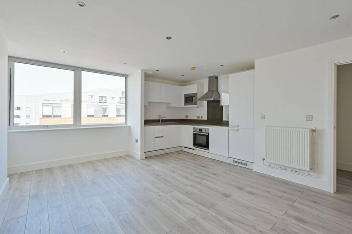 2 Bedroom Flat To Rent In Dowells Street, Greenwich, London, SE10