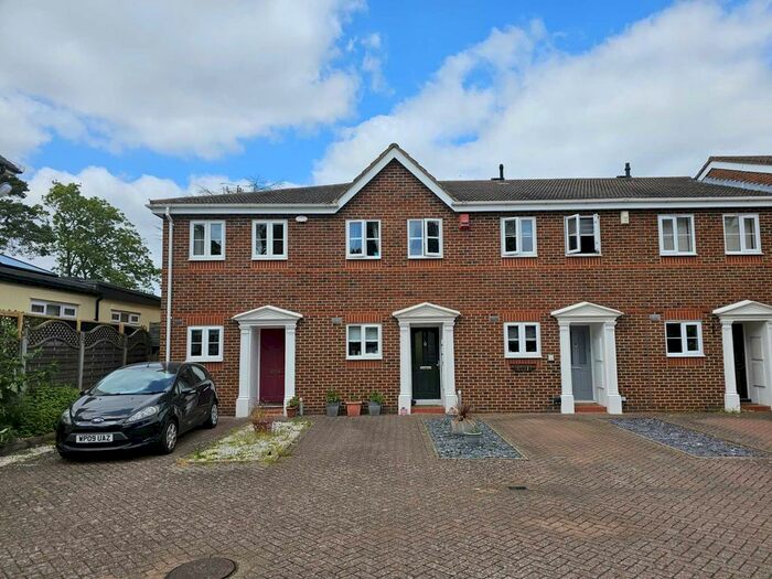 2 Bedroom End Of Terrace House To Rent In Oaklands Road, Bromley, BR1