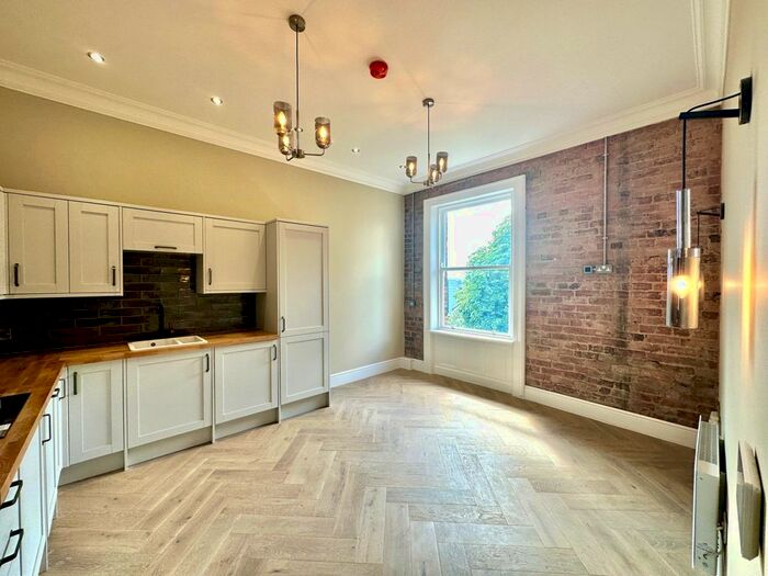 2 Bedroom Flat To Rent In Sandy Walk, Wakefield, WF1