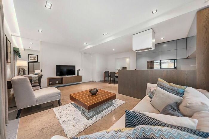 2 Bedroom Flat To Rent In Babmaes Street, St James's, Hd, SW1Y