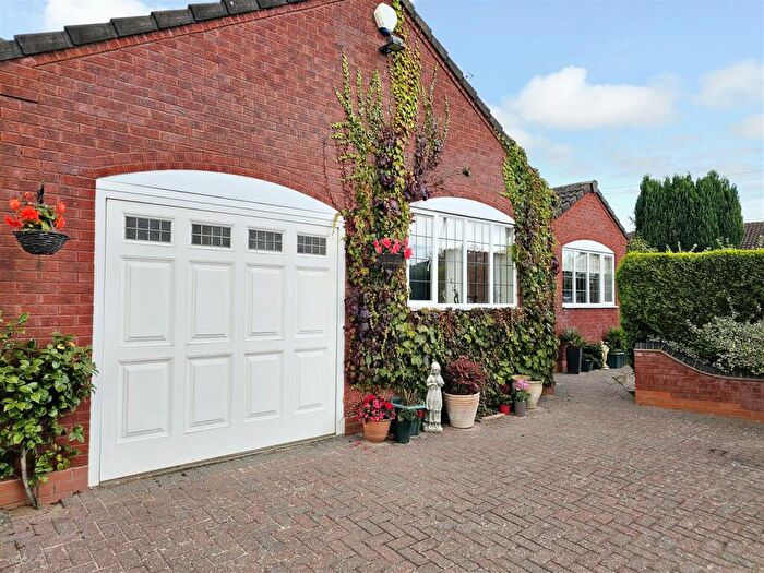 4 Bedroom Detached Bungalow For Sale In Severn Meadow, Astley Burf, DY13