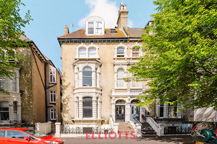 2 Bedroom Apartment For Sale In Tisbury Road, Hove, BN3